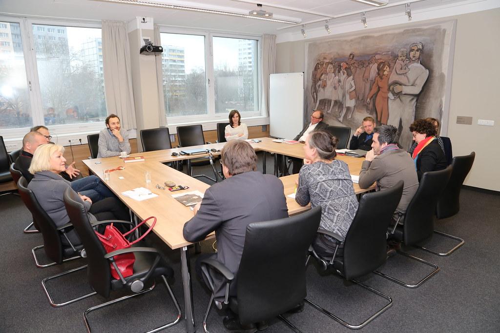 Caracas Officials and Experts Debate Solutions to Neighborhood Safety Crisis